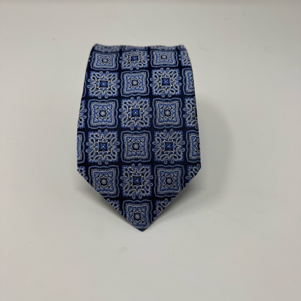 Pronto Uomo Navy and White Patterned Tie 100% Silk Traditional Width